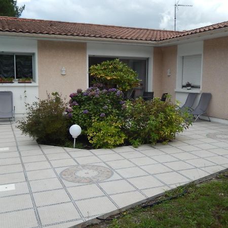 Villa De Guenifey Josse Exterior foto